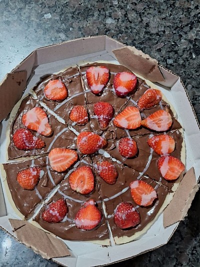 Chocolate com morangos.